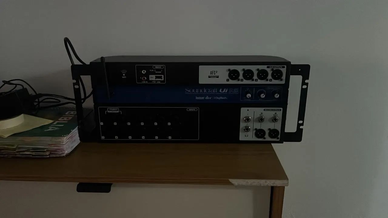 Mesa Soundcraft UI16 