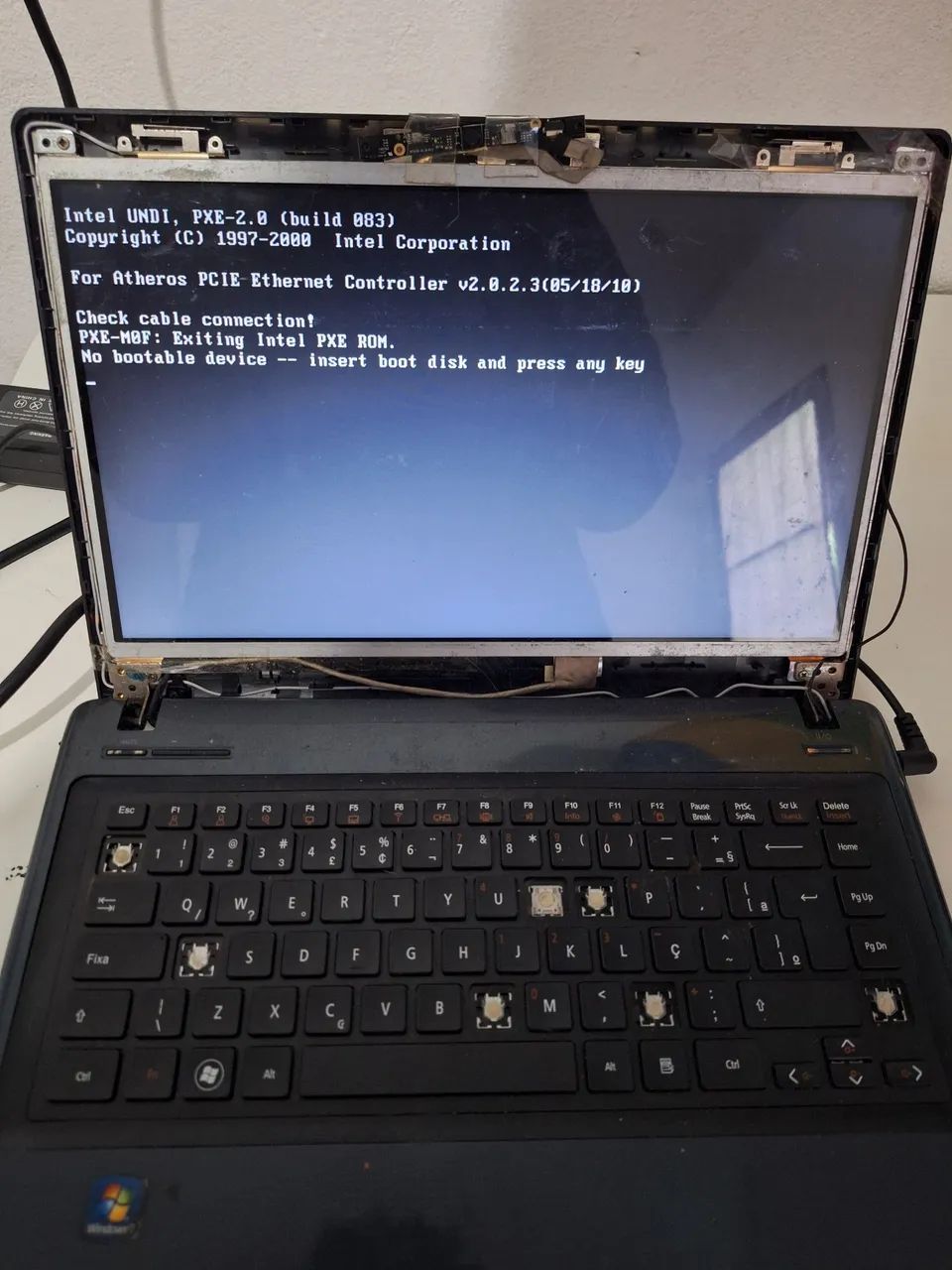 Notebook p/ retirada de peças ou conserto 