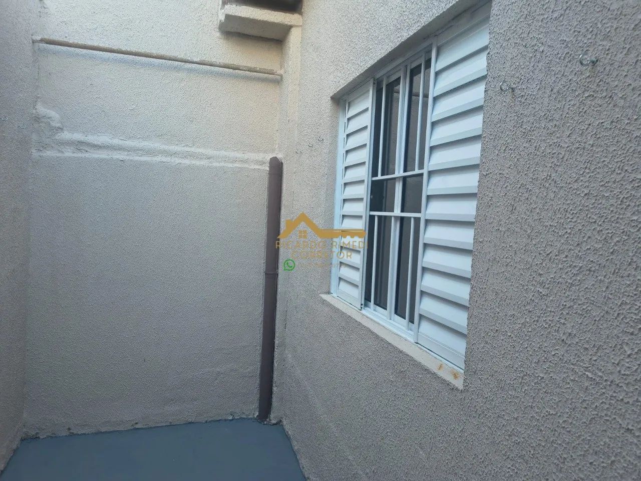Casa Nova com 1 ou 2 Dorms - Com Quintal e Opção de Vaga de Garagem.