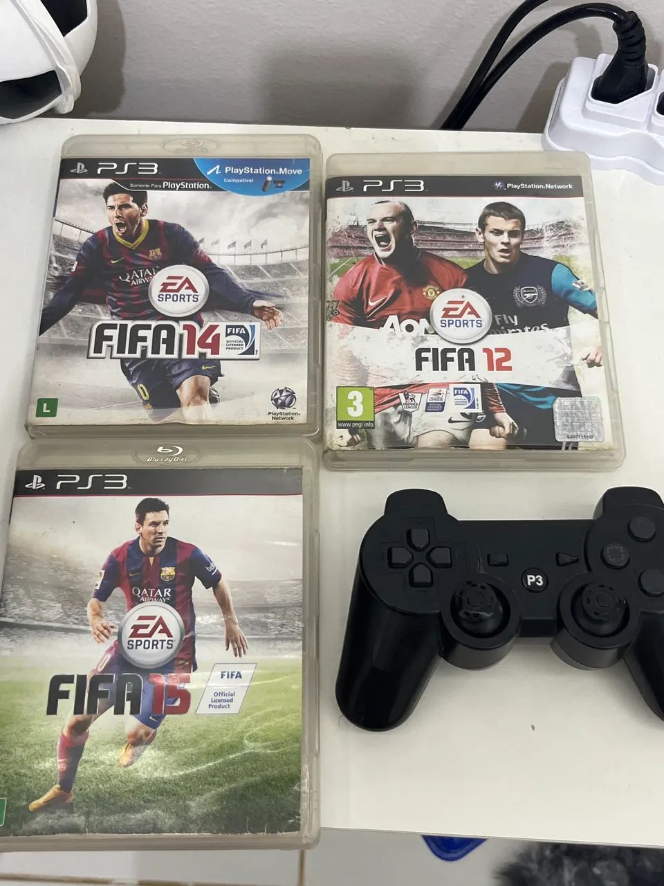 CDS de PS3 do fifa mais 1controles do PS3 - Foto 2