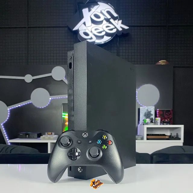 Xbox One X | Seminovo em PERFEITO Estado | Item com Garantia - REVISADO | Jogue em até 4k!