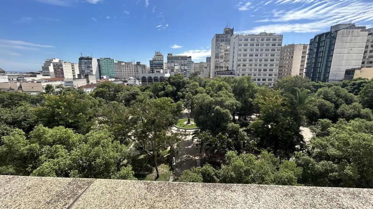 Conjunto de Salas Comercial Triplex à Venda - Centro Niterói