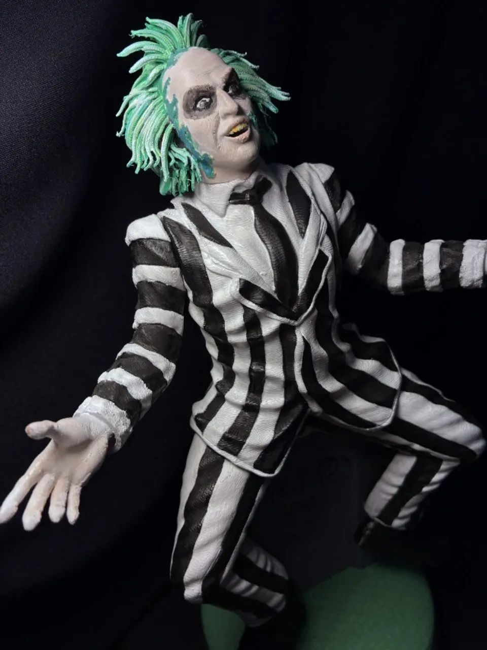 Beetlejuice ou Besouro Suco em 3D e pintado á mão - Foto 3