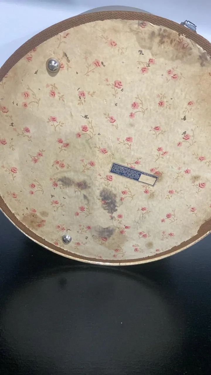 Caixa Porta Chapéu Peruca Forrada Com Couro Vintage  - Foto 4