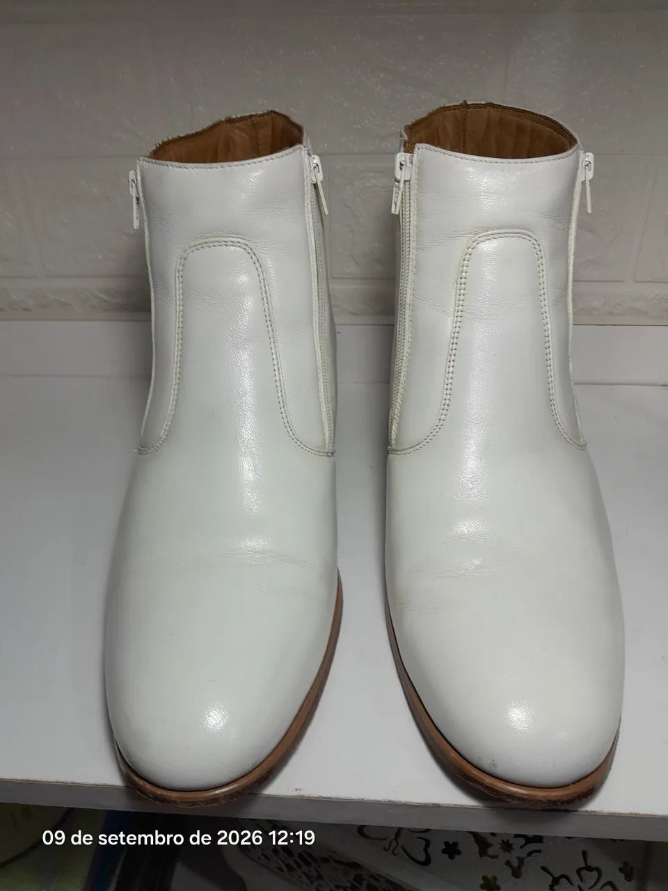 Bota masculina couro branco usada