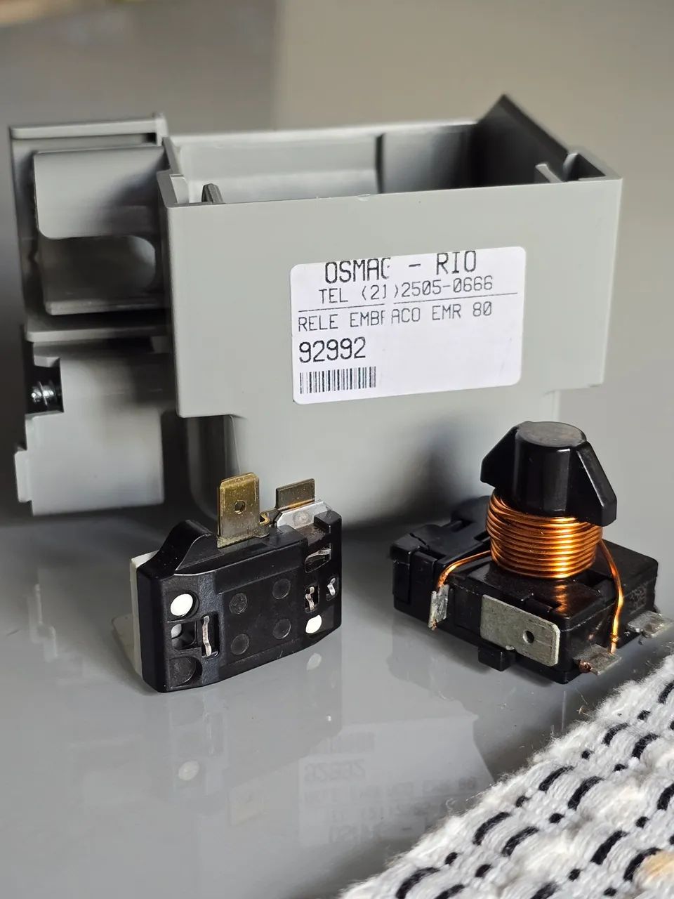 Kit Relé Embraco EMR-80 com Protetor Térmico e Caixa Plástica