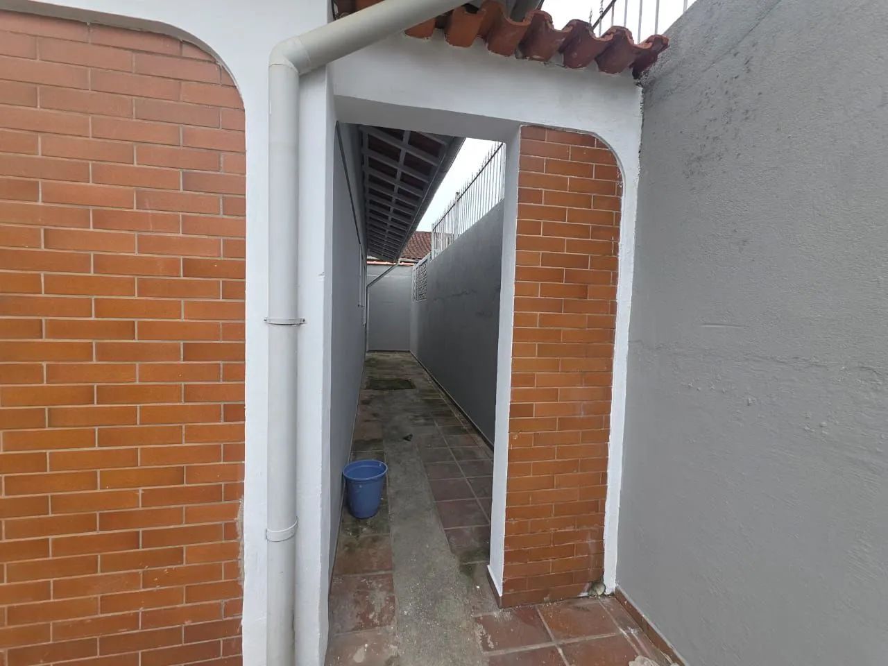 Casa individual com dois dormitórios e uma suíte.  - Foto 5