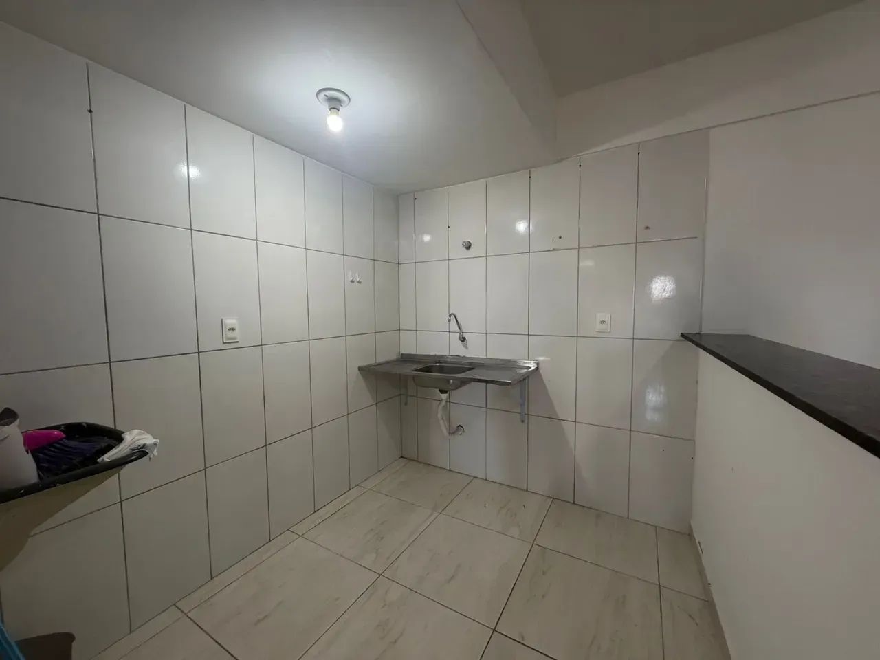 ALUGO APARTAMENTO 2 QUARTOS, BANHEIRO COM BOX - Foto 2