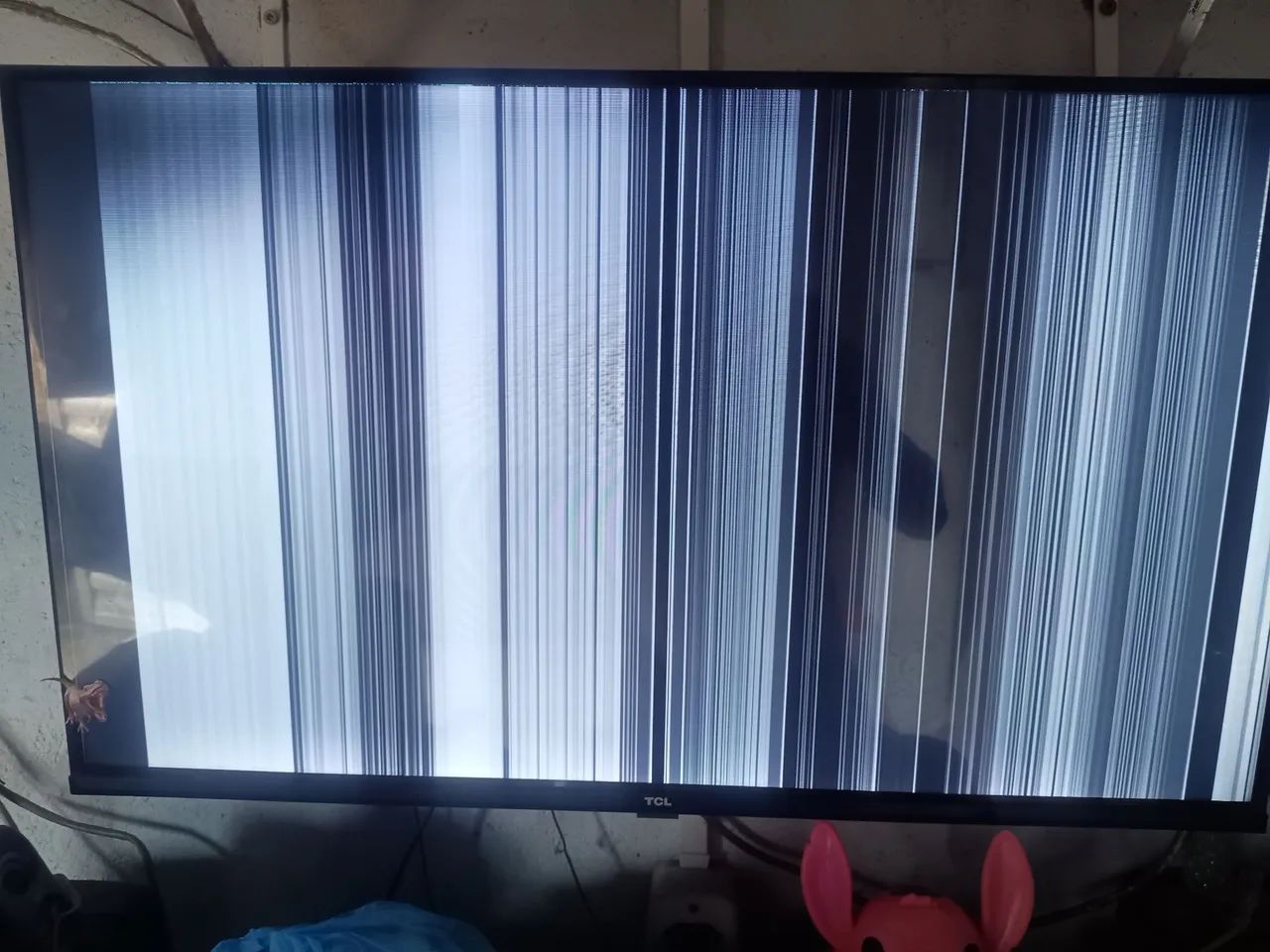 Tv TCL 32 polegadas pra retirada de peças.