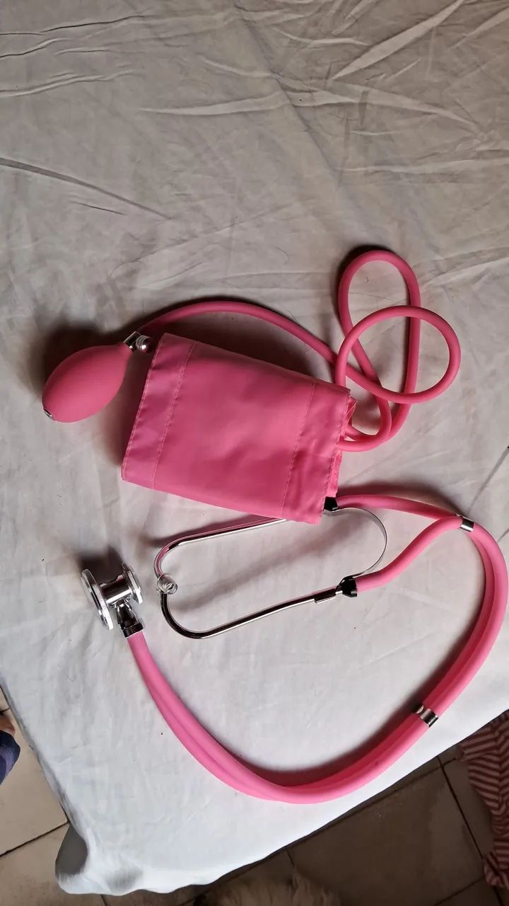 Vendo esse kit: esfignomanometro + estetoscópio. 