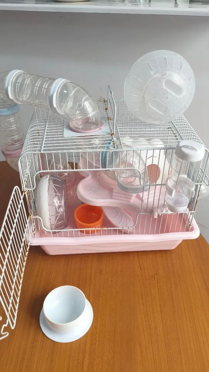 GAIOLA PARA HAMSTER E ROEDORES (CONSERVADA E COM VARIOS BRINQUEDOS)