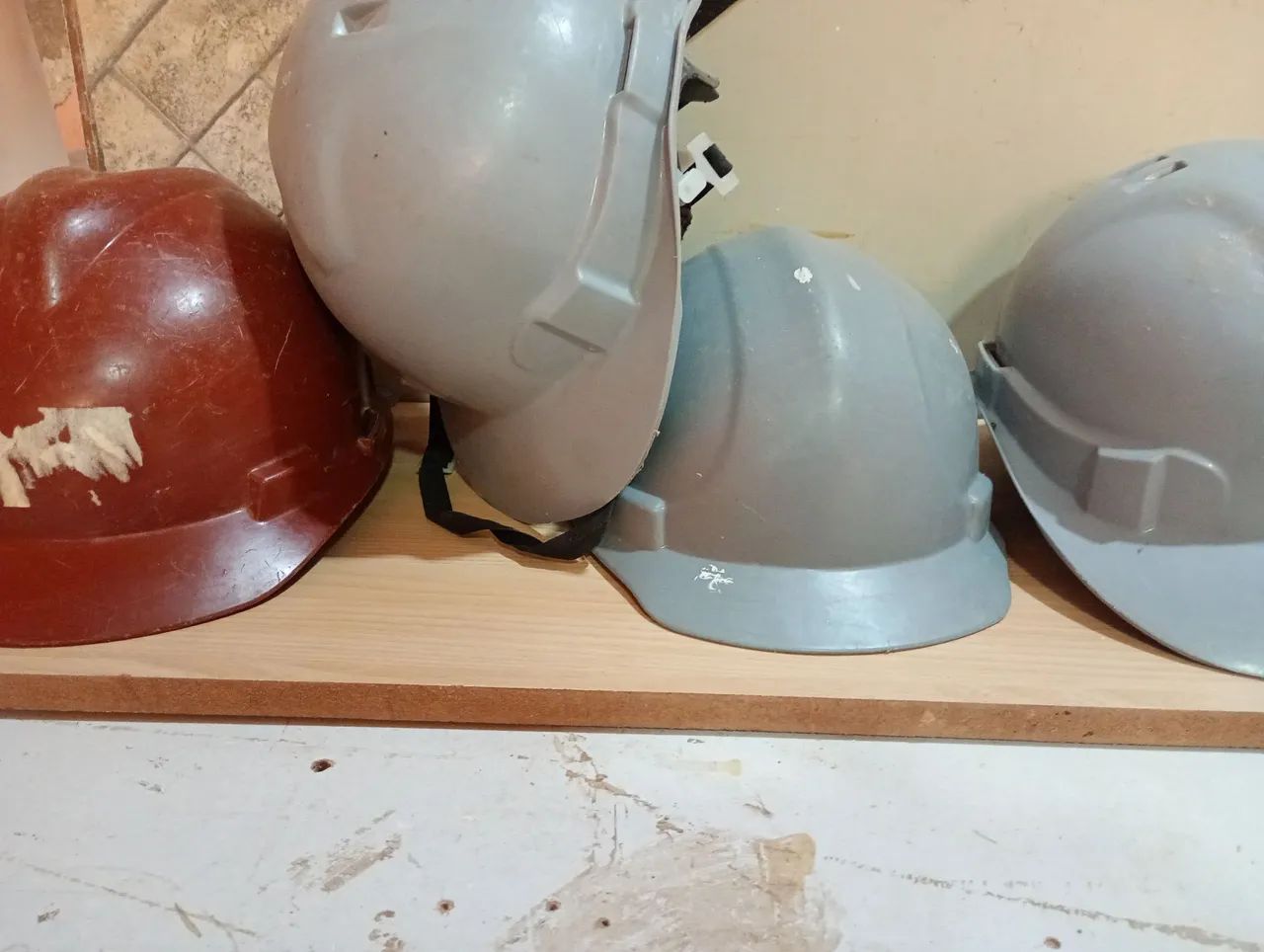 Capacete pra obras(12 reais cada1) - Foto 3