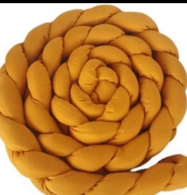 5 Almofadas  decorativas e trança de berço ou pra. Cama infantil