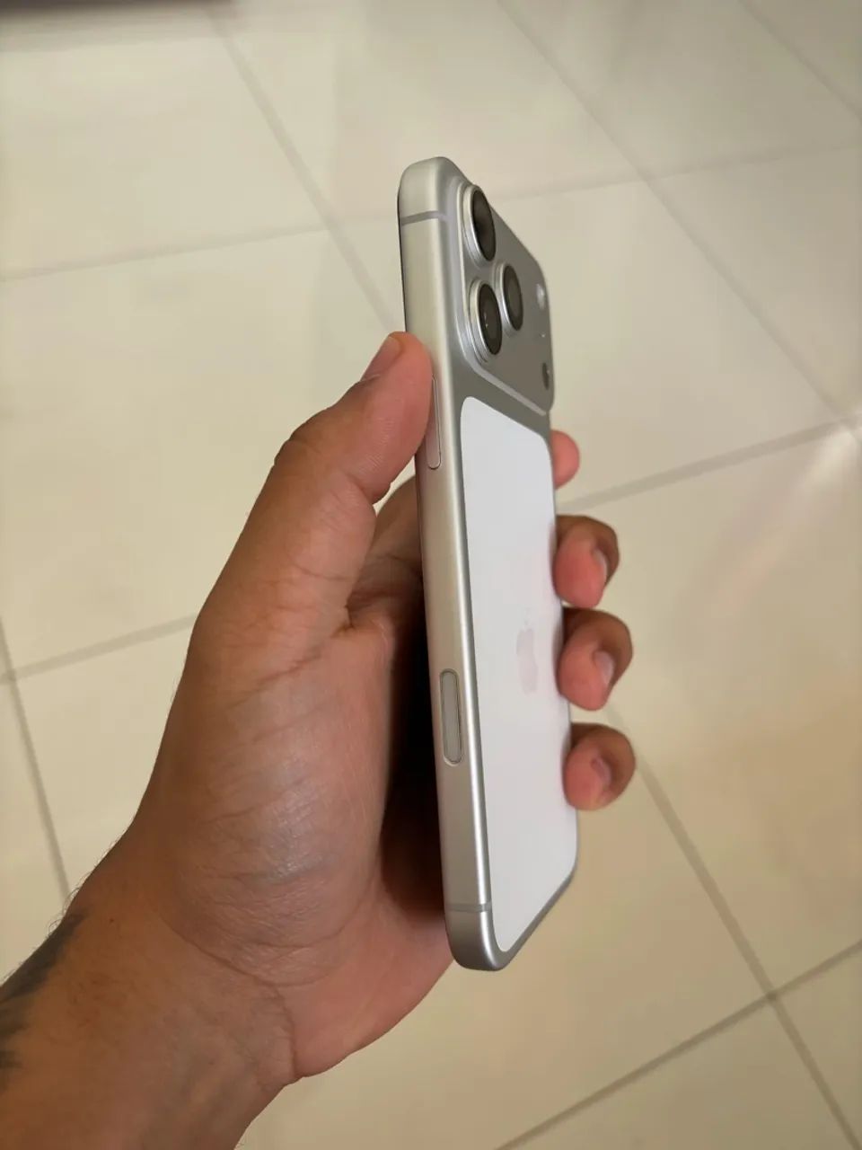 IPHONE 17 PROMAX - Foto 4