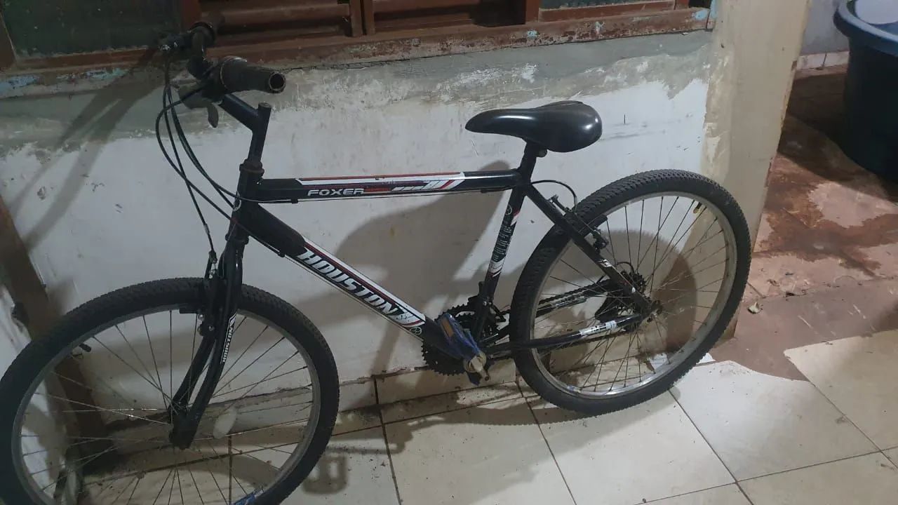 Vendo Bicicleta Houston aro 26 semi nova - Foto 2