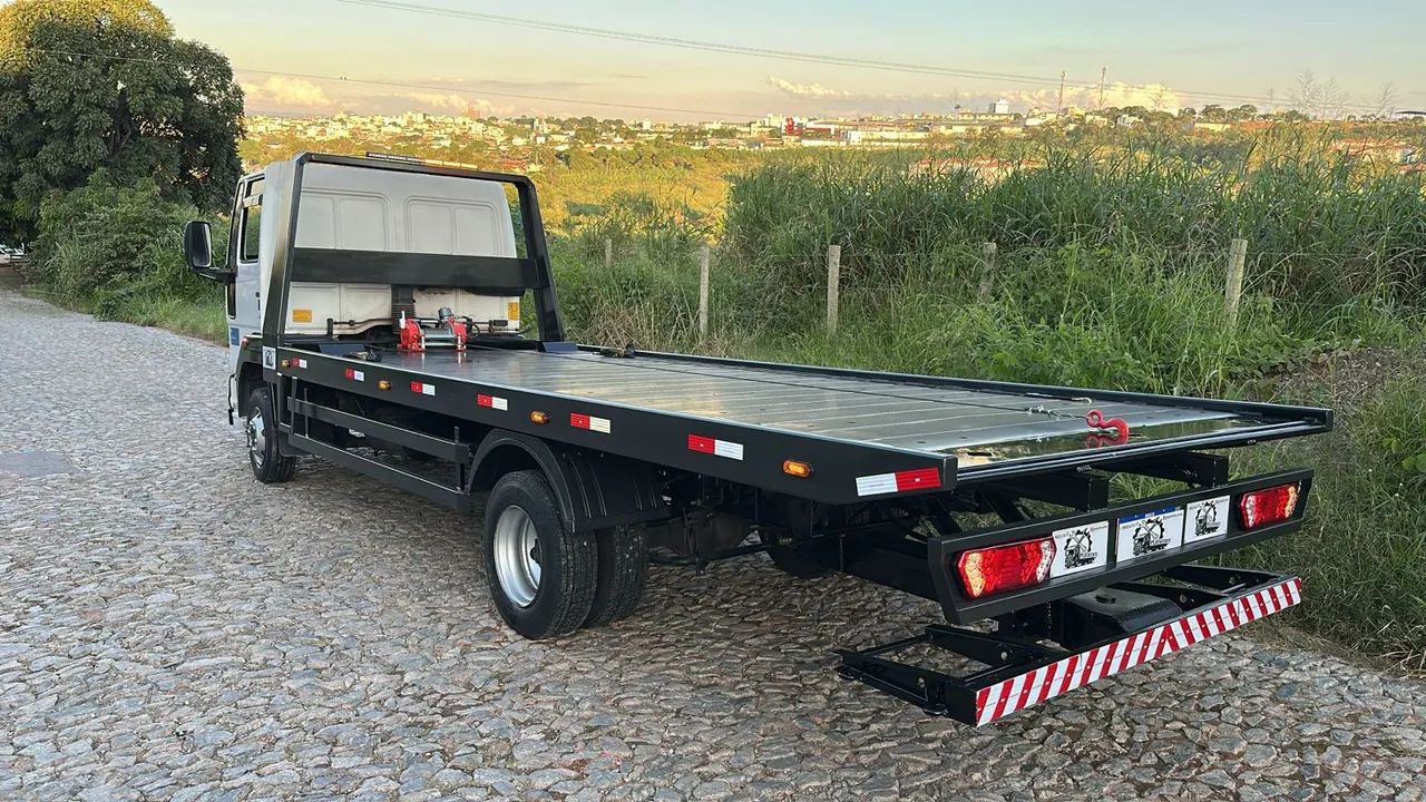 Cargo 1119 2019 com plataforma 6.30 e asa delta unico dono impecavel - Foto 2