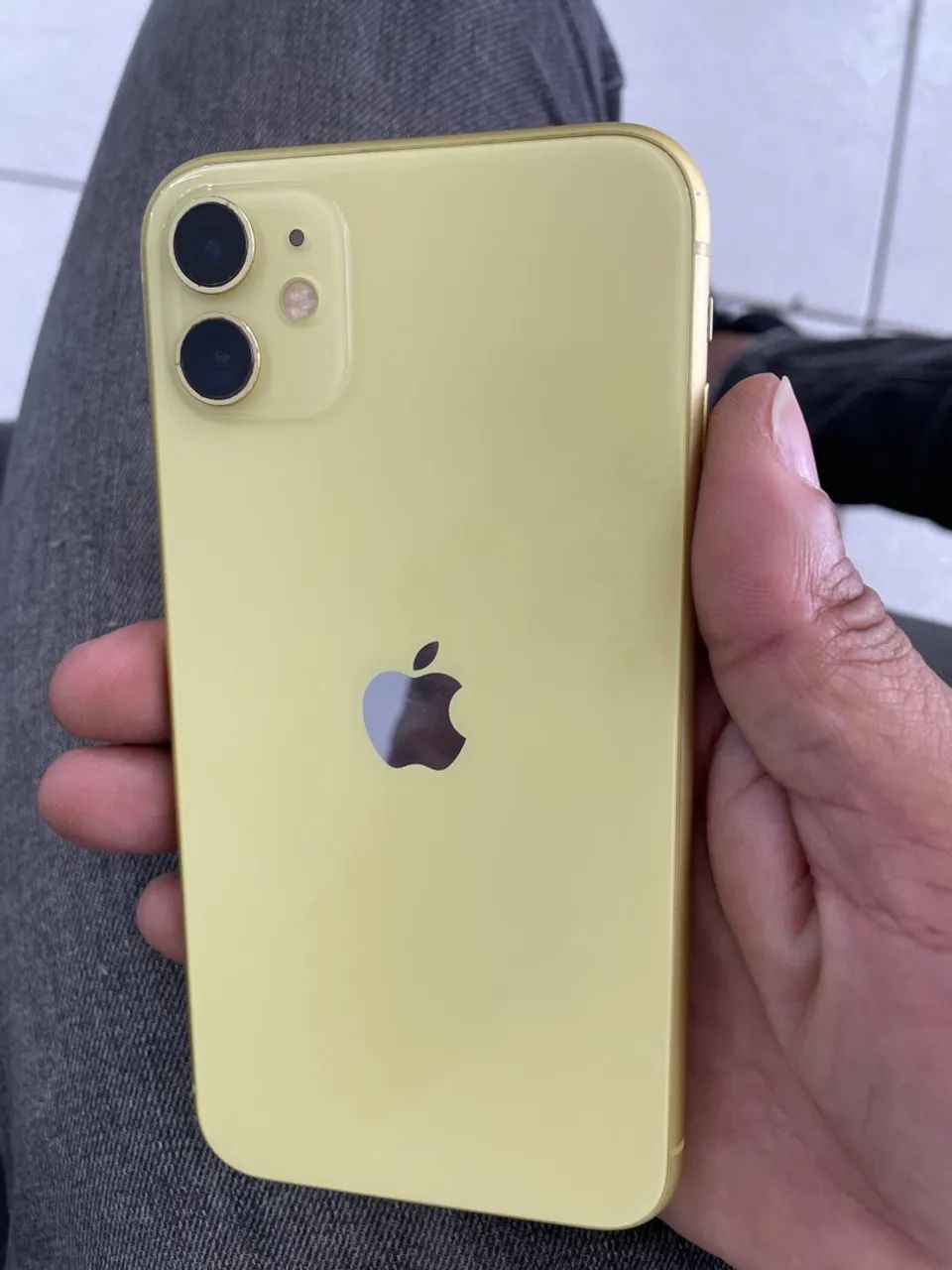iPhone 11 conservado 64 - Foto 3