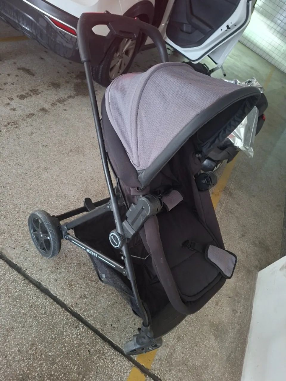 Carrinho de bebê conservado - Foto 5