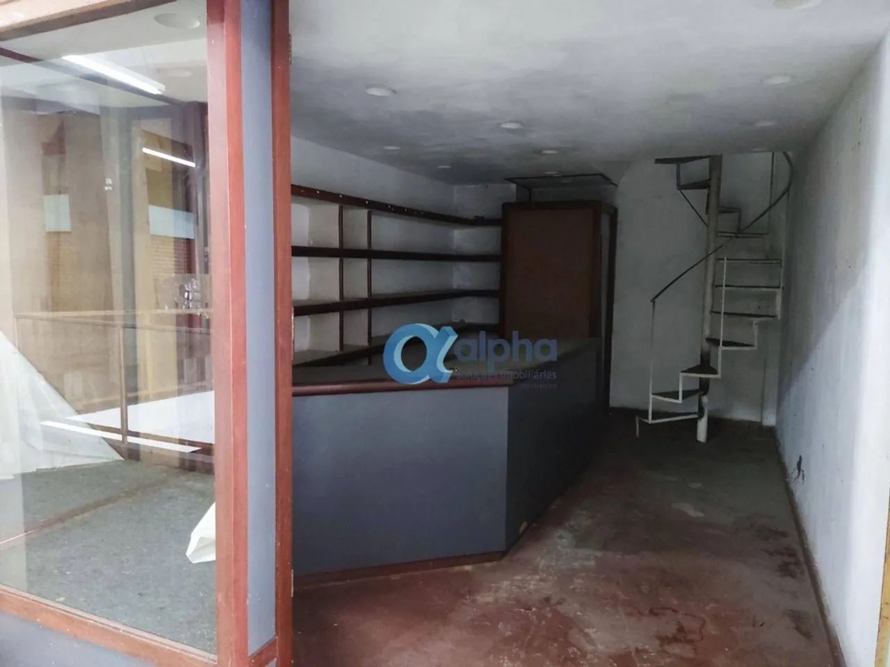 Loja a venda com vaga de garagem - Rua Teresa - Petrópolis/RJ