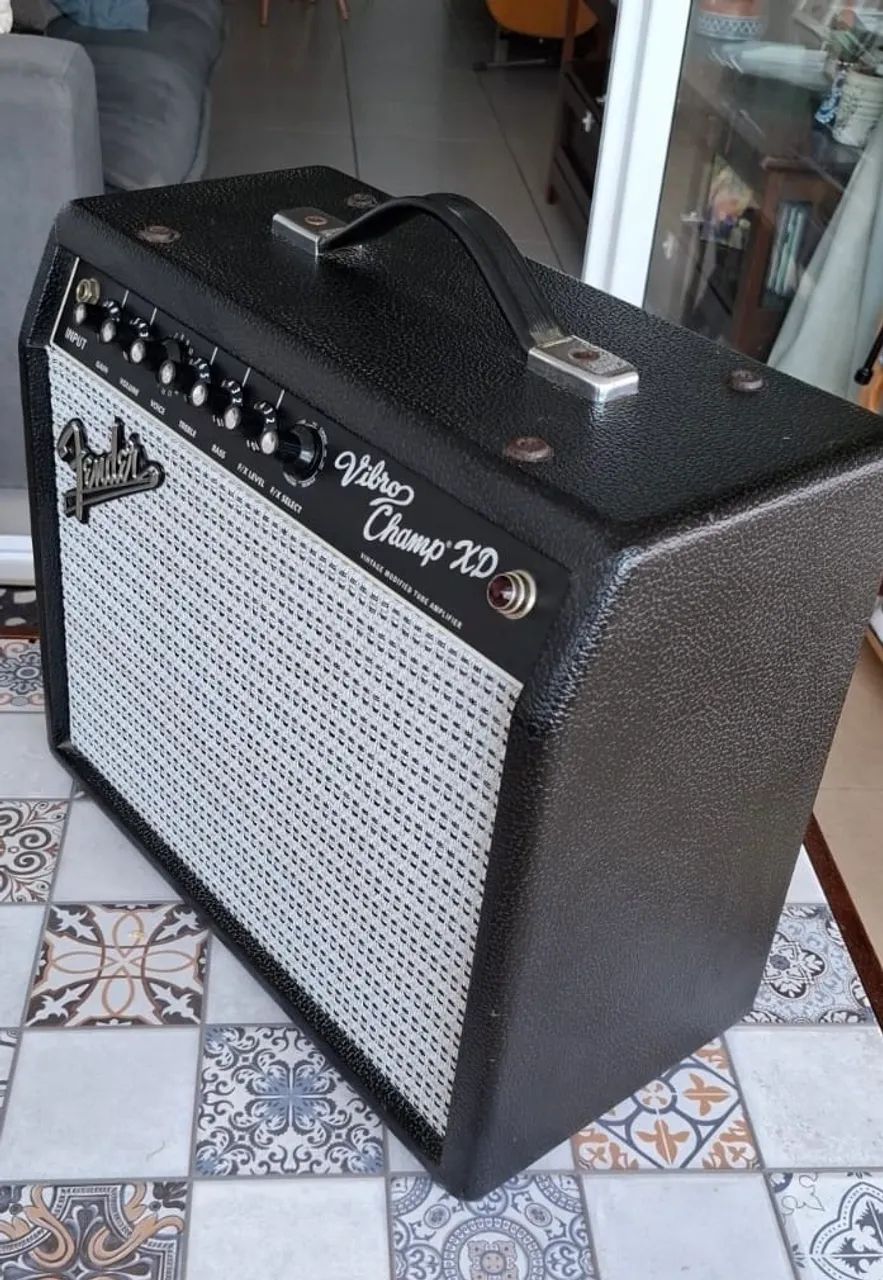 Caixa Fender vibro champ XD - Foto 4