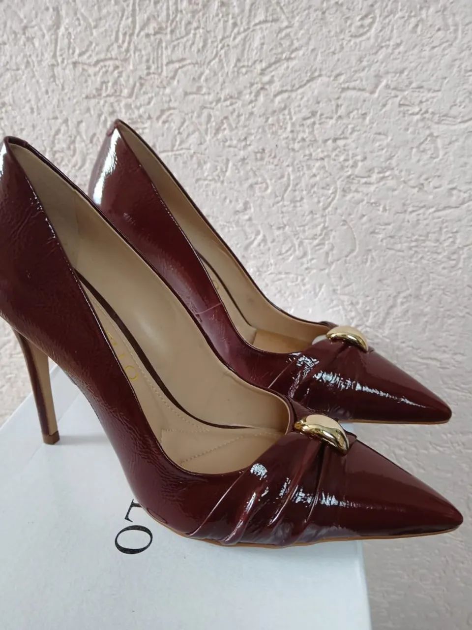 Sapatos scarpins novos na caixa  - Foto 4