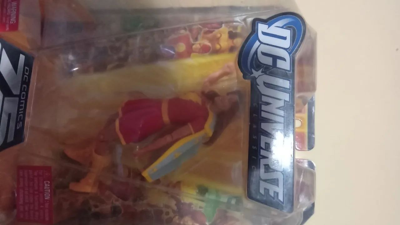 Boneca Mary Batson DC Universe - Foto 2