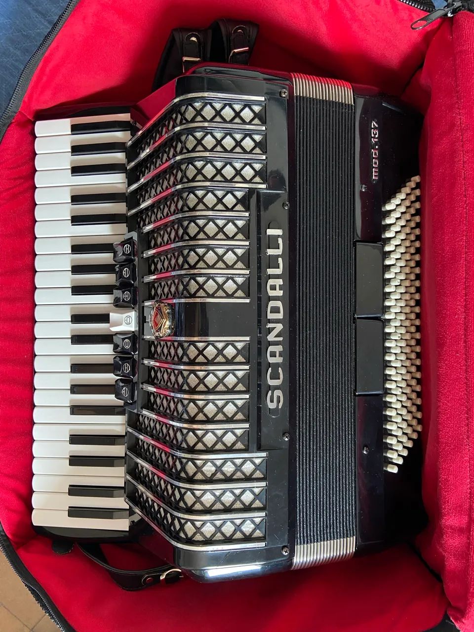 Acordeon Scandalli Mod. 137