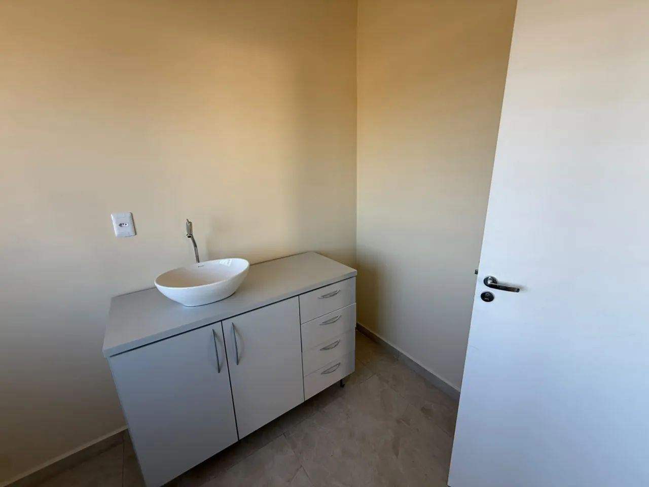 SALA COMERCIAL PARA LOCAÇÃO NO CARÁ-CARÁ - Foto 5