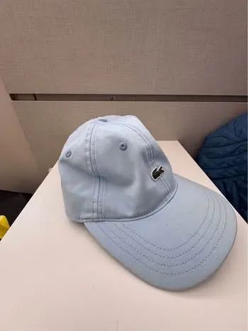 Boné LACOSTE Original azul claro (SEMI NOVO) - Foto 3