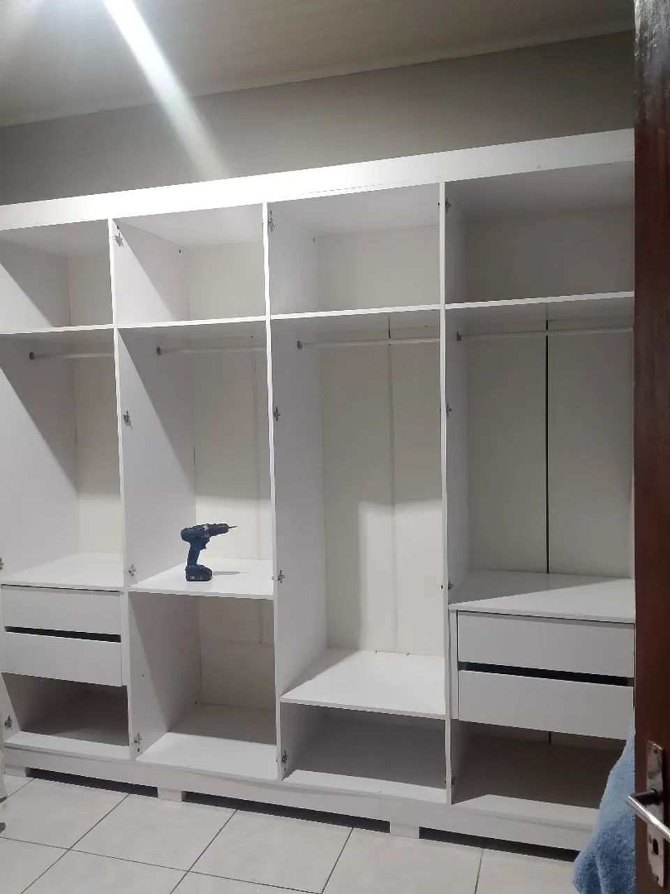 Vendo guarda roupa usado bem conservado entrega e montagem grátis  - Foto 2