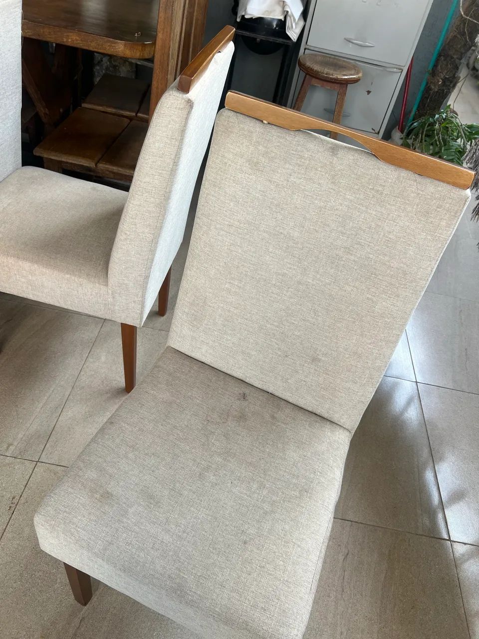 Mesa de madeira + 2 cadeiras  - Foto 4
