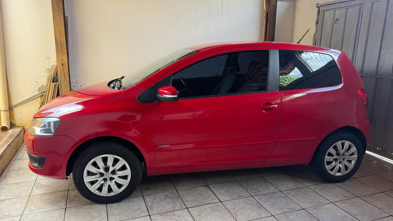 Volkswagen Fox Fox 1.0 Mi Total Flex 8V 5p 2013
