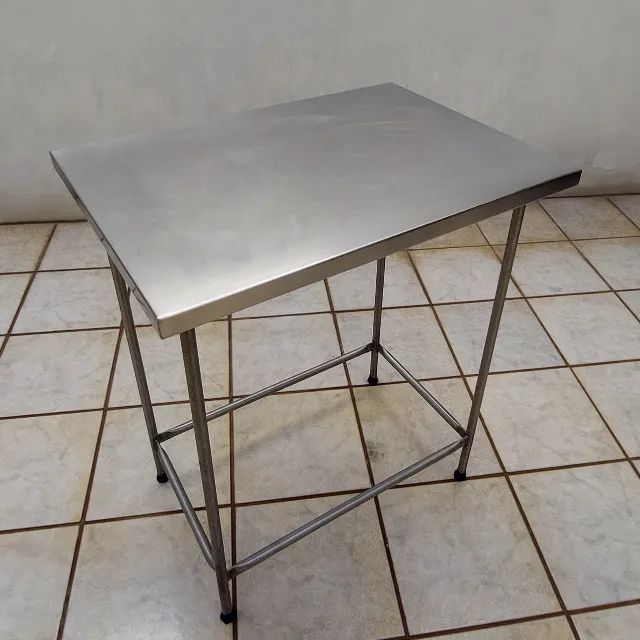 Mesa / bancada industrial de Aço Inox 70cm x 50cm