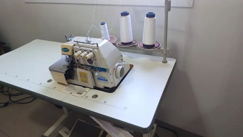Overlock Industrial Alpha modelo LH-3-504M204 - Foto 3