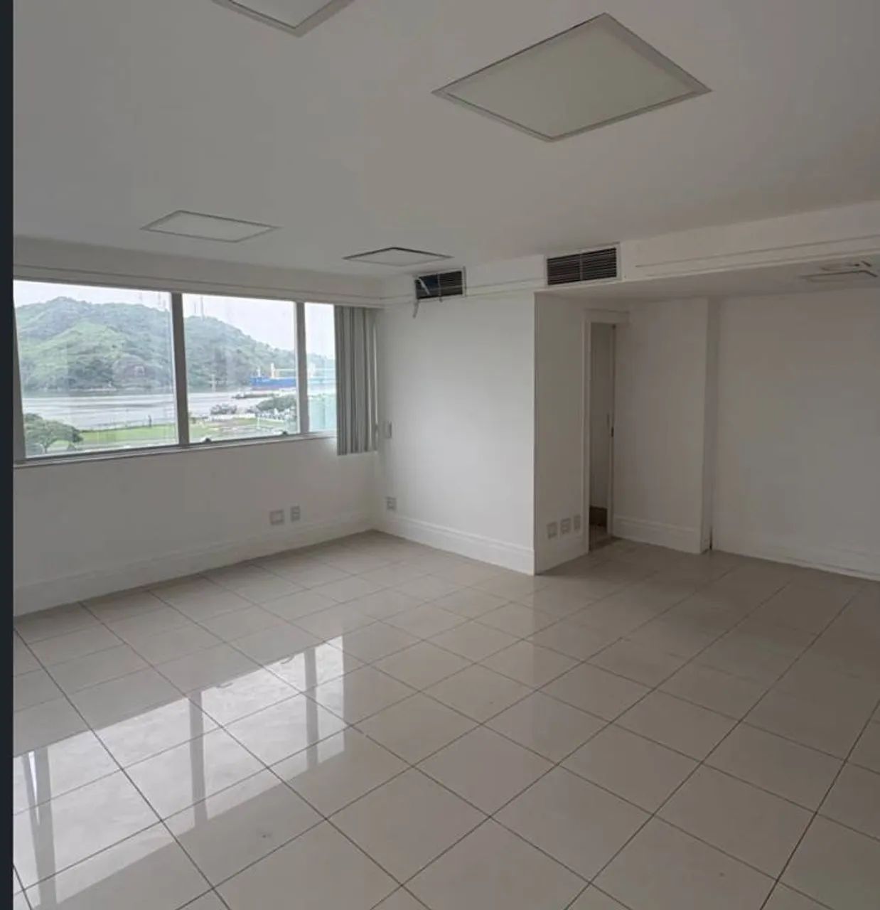 Conjunto com 5 salas comerciais no Petro Tower - Foto 2