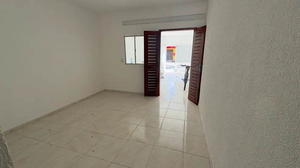 Casa térrea com 2 quartos, suíte e quintal na Av. Dr. Florêncio de Alencar - Foto 3