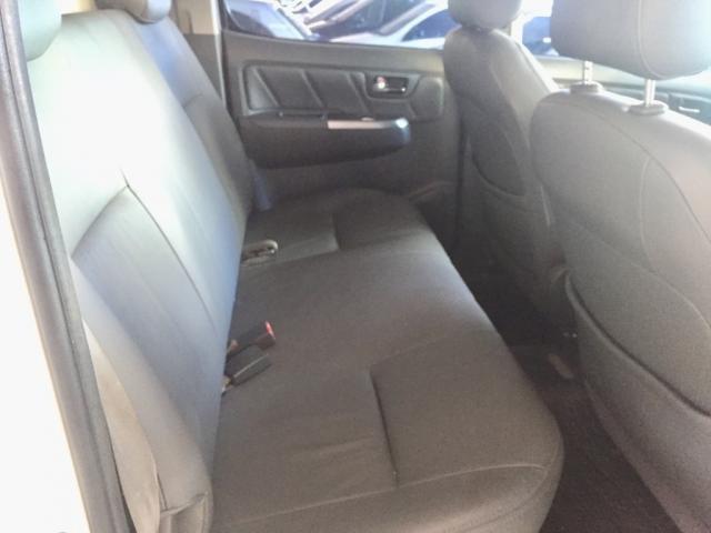 TOYOTA HILUX CD SRV D4-D 4X4 3.0 TDI DIESEL AUT - Foto 12