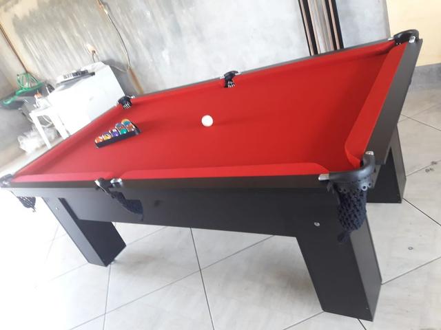 Mesa de Bilhar Modelo ART2128 Cor Vermelha Pés Laterais