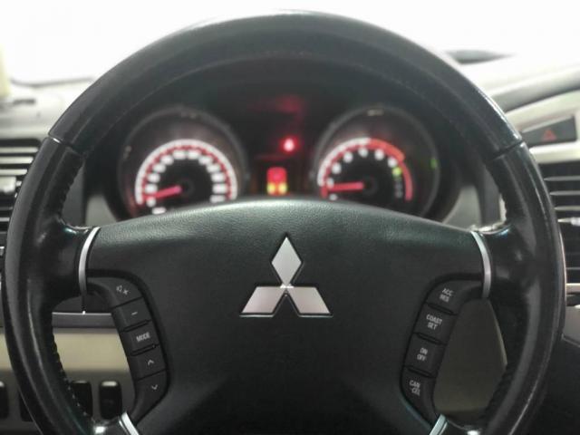 Mitsubishi Pajero Full Full 3.2 HPE 4x4 AT 7 Lugares - Foto 14