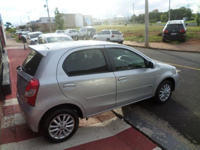  TOYOTA  ETIOS  XLS 1 5 FLEX 16V 5P MEC 2013  705386174 OLX