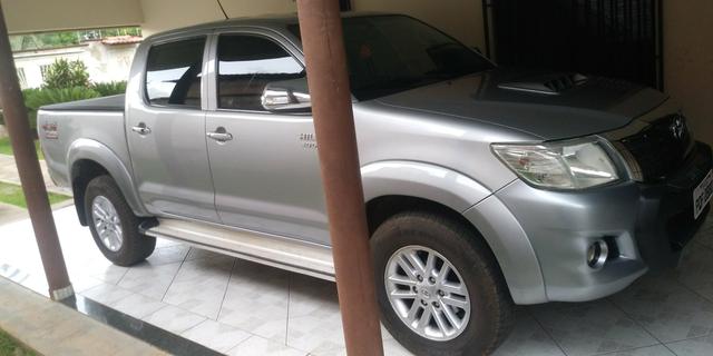 Toyota hillux srv 2015