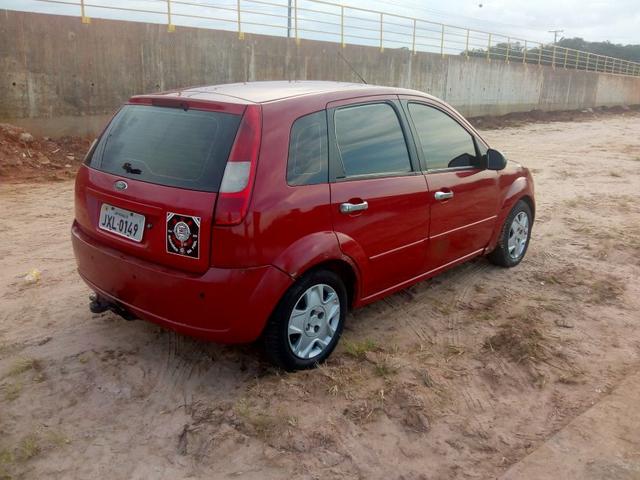 Vende-se um fiesta ano 2004