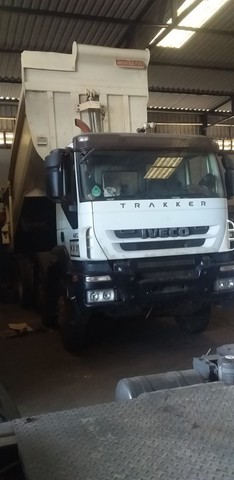 IVECO TRAKKER 420 CV 2011