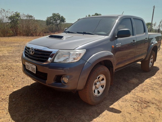 HILUX SR 4X4 2012/2012 MANUAL DIESEL