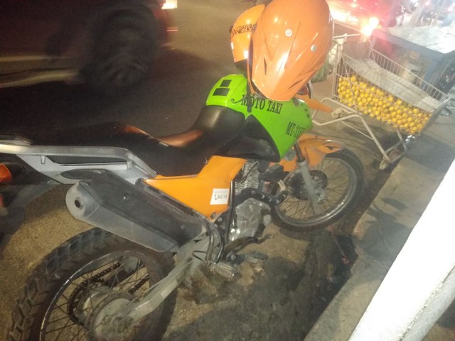 VENDO MOTO YAMAHA CROSSER EM BOM ESTADO