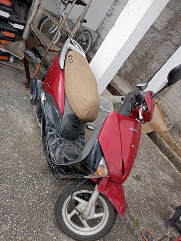 MOTO LEAD HONDA