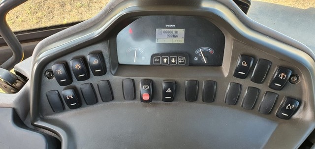 Vendo Retroescavadeira Volvo BL60B 4x4 Gabinada Ano 2012 - Foto 4