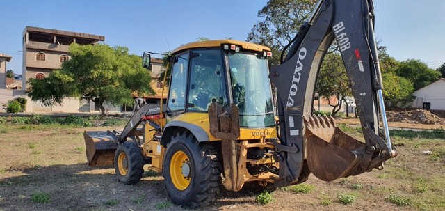 Vendo Retroescavadeira Volvo BL60B 4x4 Gabinada Ano 2012 - Foto 2