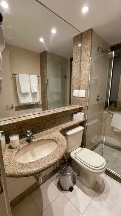 Flat na Barra da Tijuca com cozinha, varanda e garagem - Foto 4