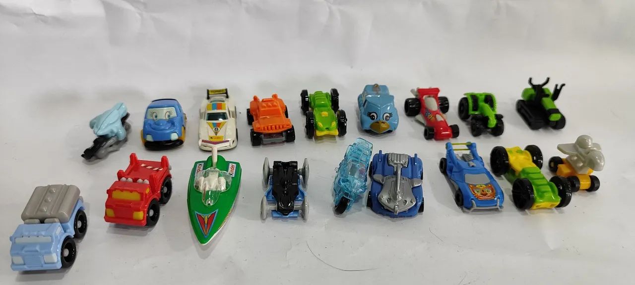 Miniaturas Kinder Ovo colecionáveis 